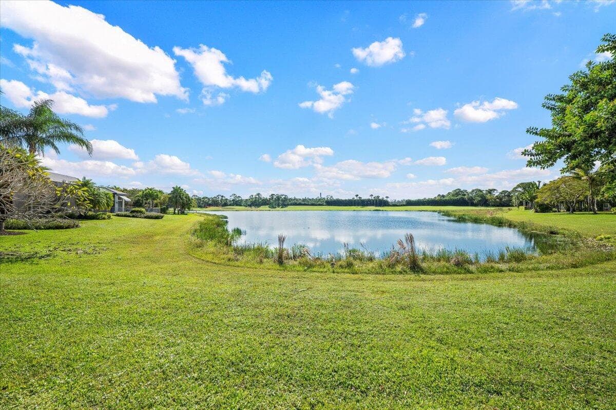 7557 Preserve Drive, West Palm Beach, FL 33412 32