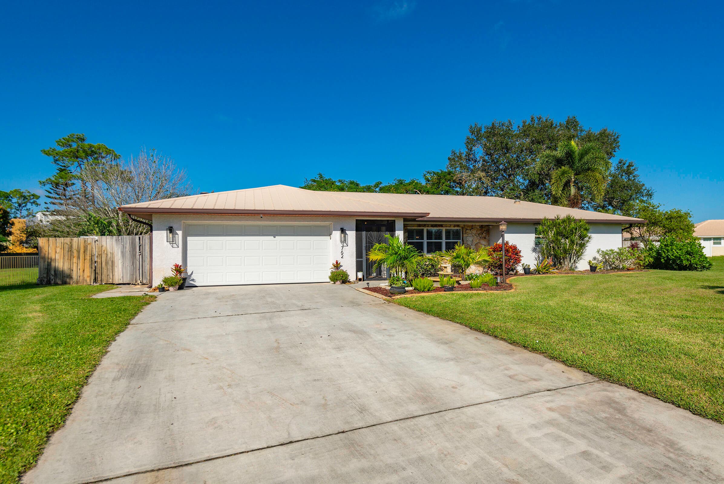 762 SE River Lane, Port St. Lucie, FL 34983 2