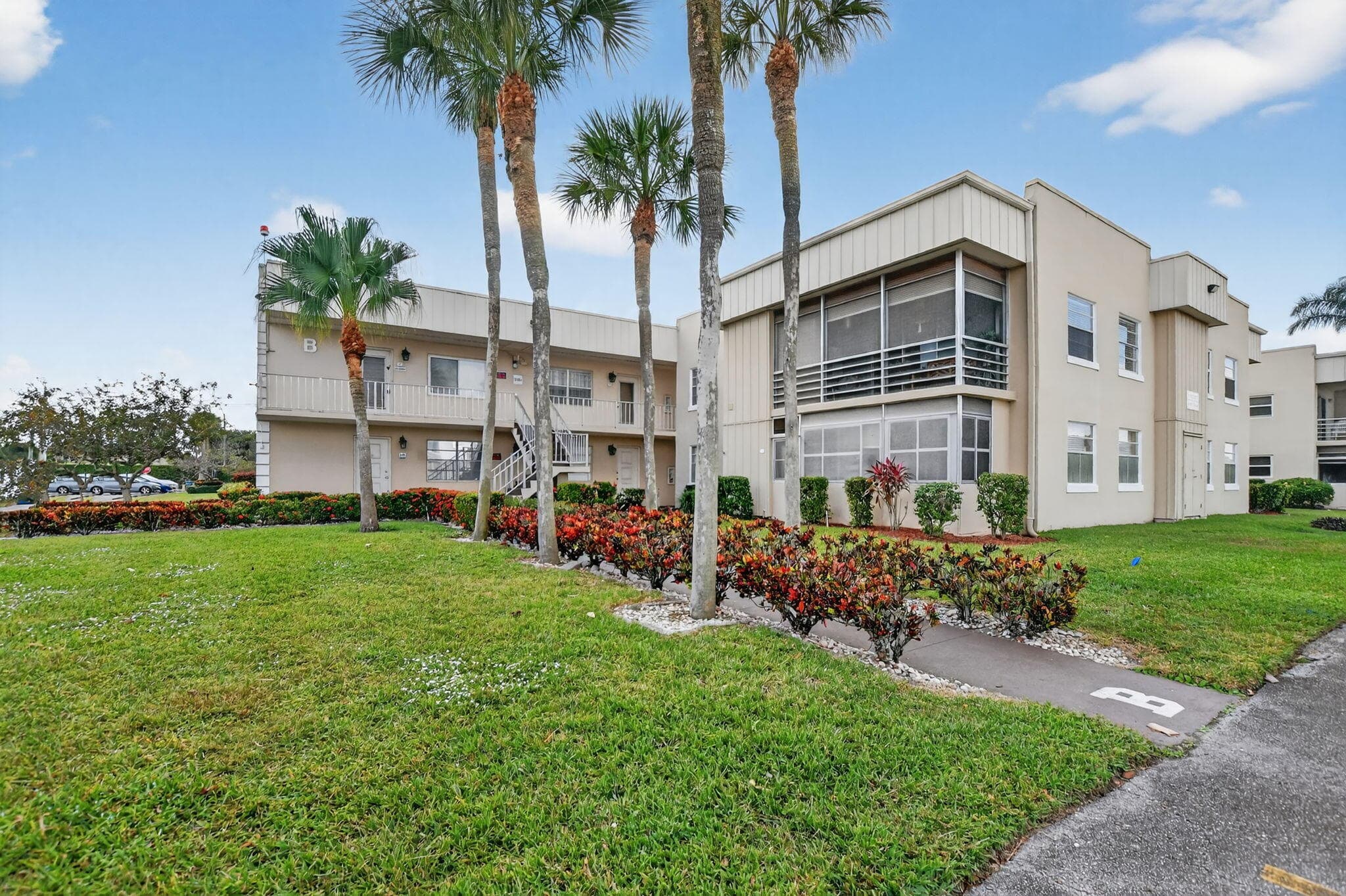 74 Burgundy B, Delray Beach, FL 33484 31