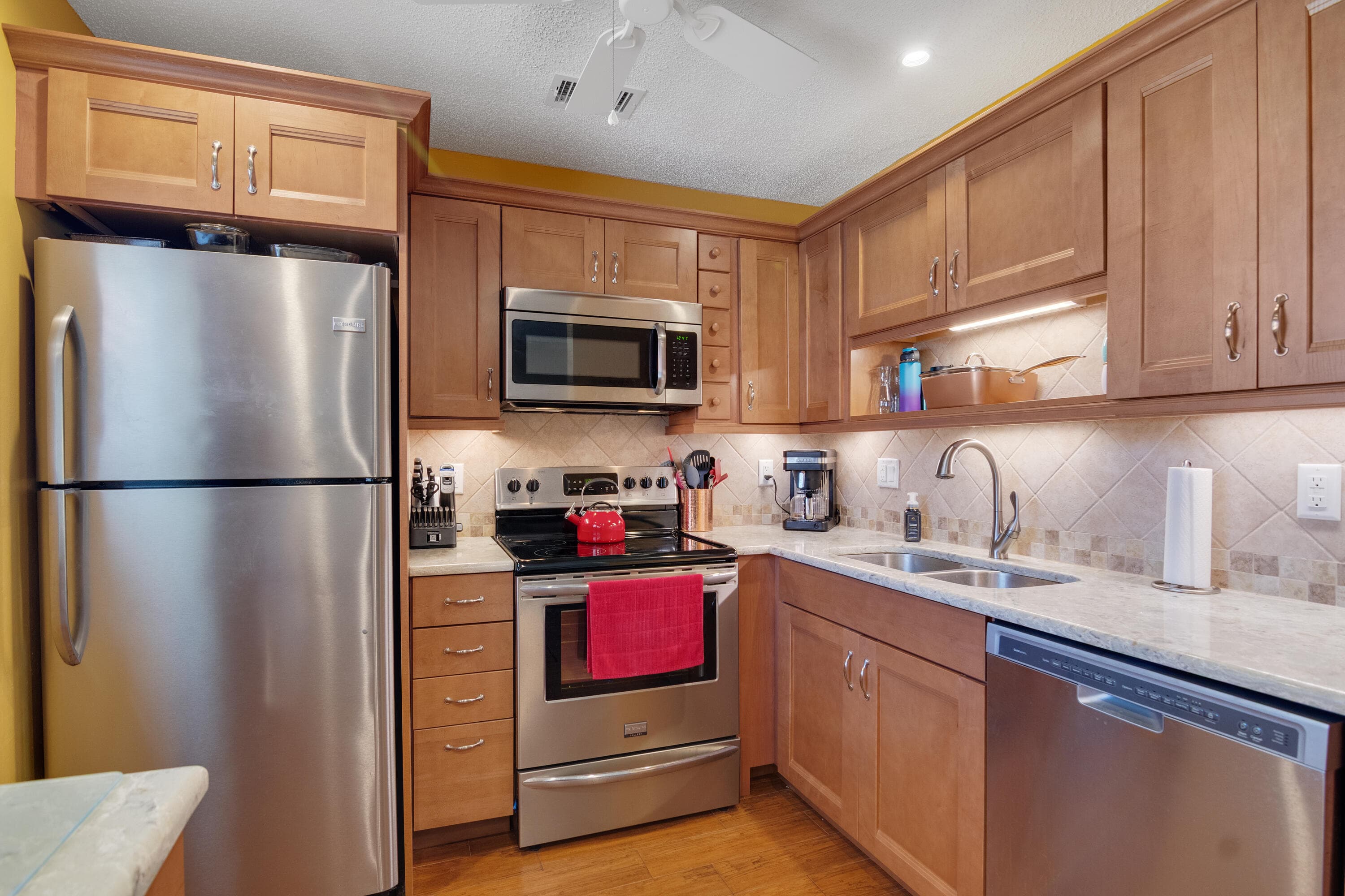 68 Royal Oak Court 202, Vero Beach, FL 32962 10