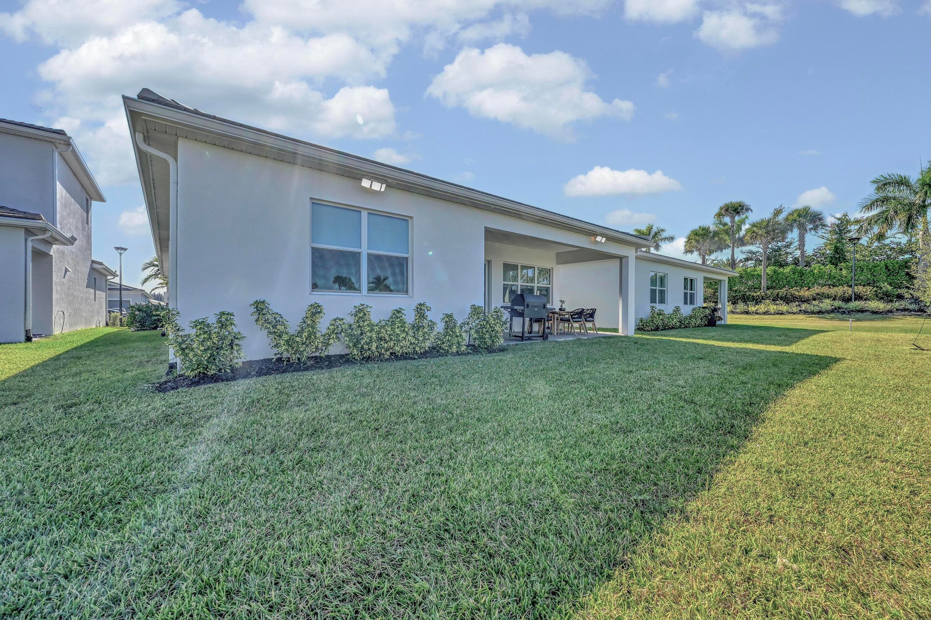 14185 SW Daphne Street, Port St. Lucie, FL 34987 34