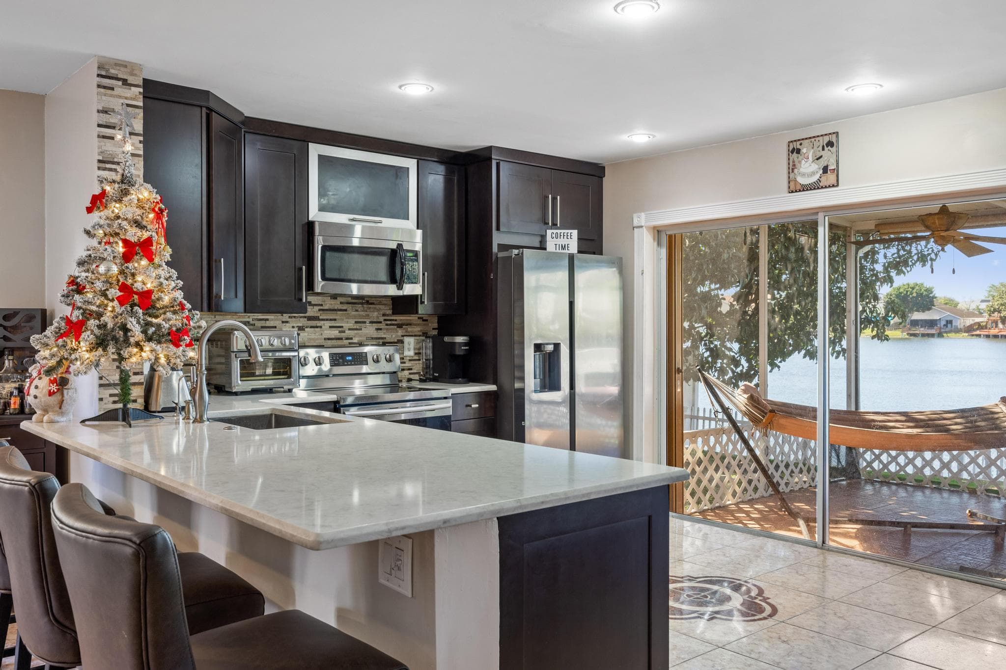 940 SW 96th Avenue, Pembroke Pines, FL 33025 14