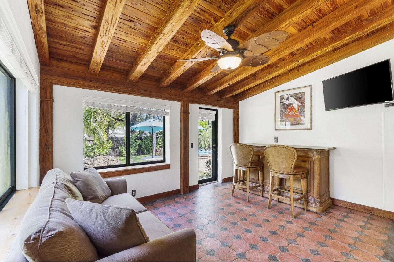 400 33rd Street, West Palm Beach, FL 33407 17