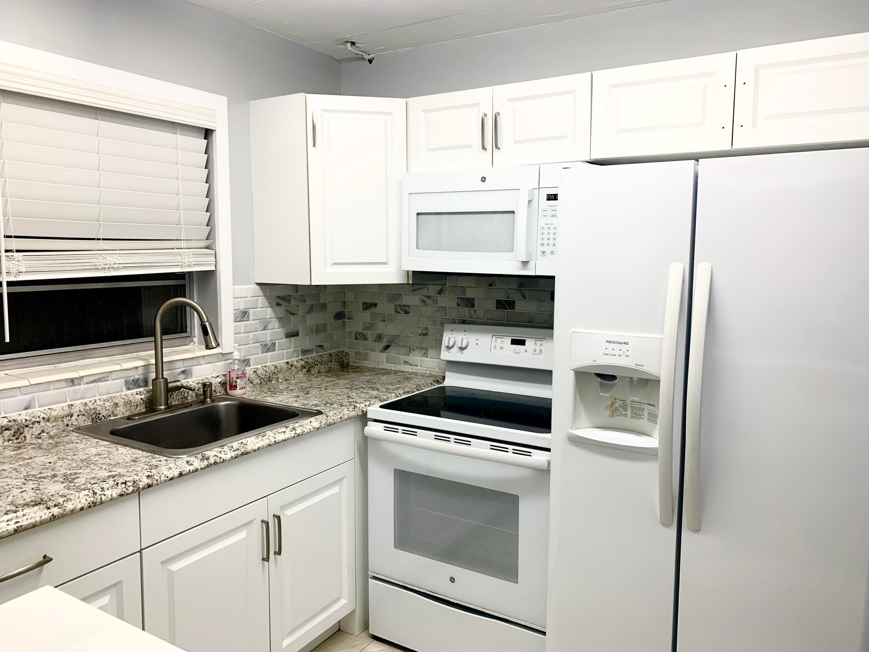 200 Sheffield I, West Palm Beach, FL 33417 15
