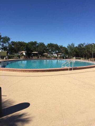 200 Sheffield I, West Palm Beach, FL 33417 33