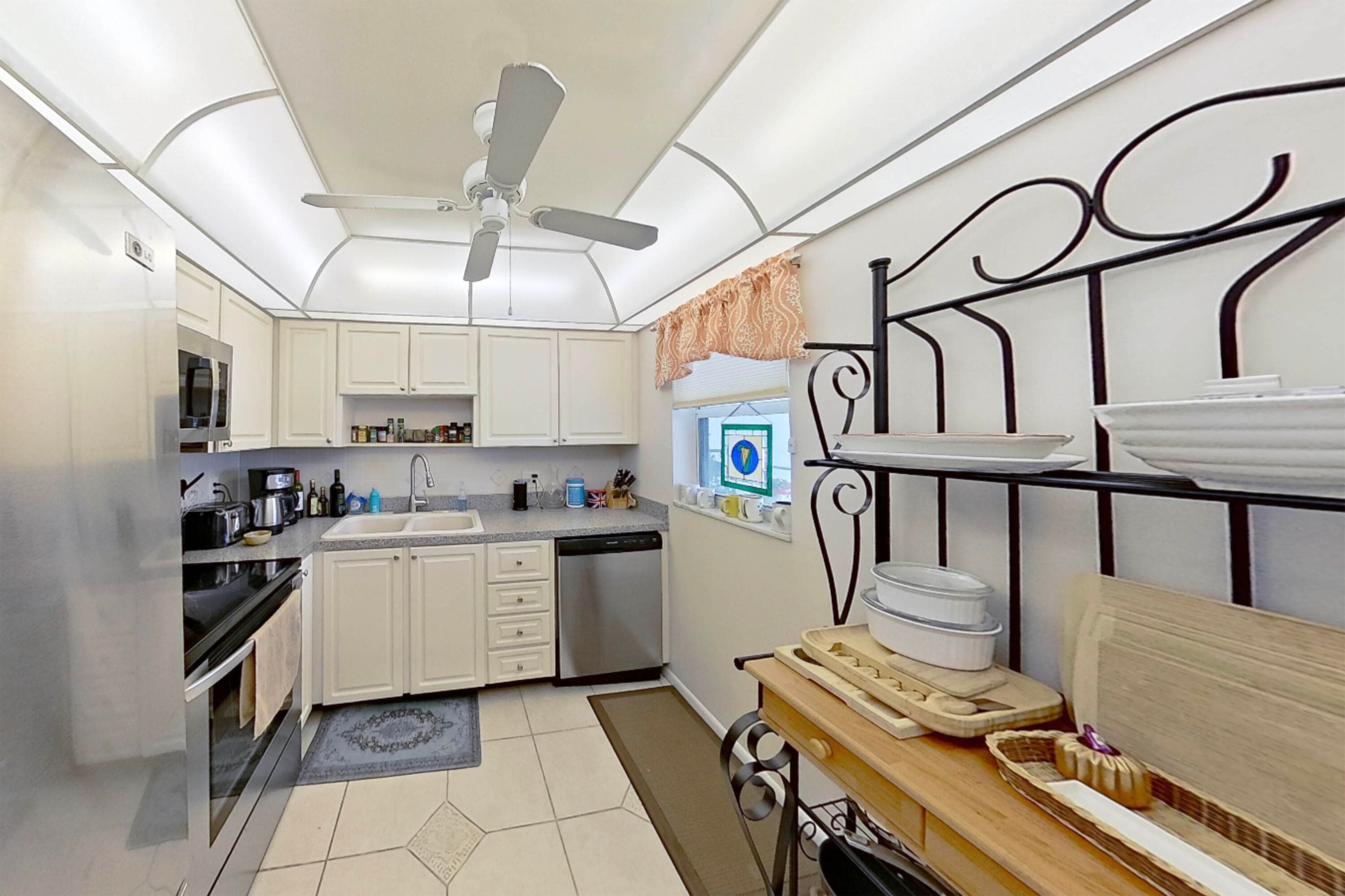 336 Golfview Road 518, North Palm Beach, FL 33408 12