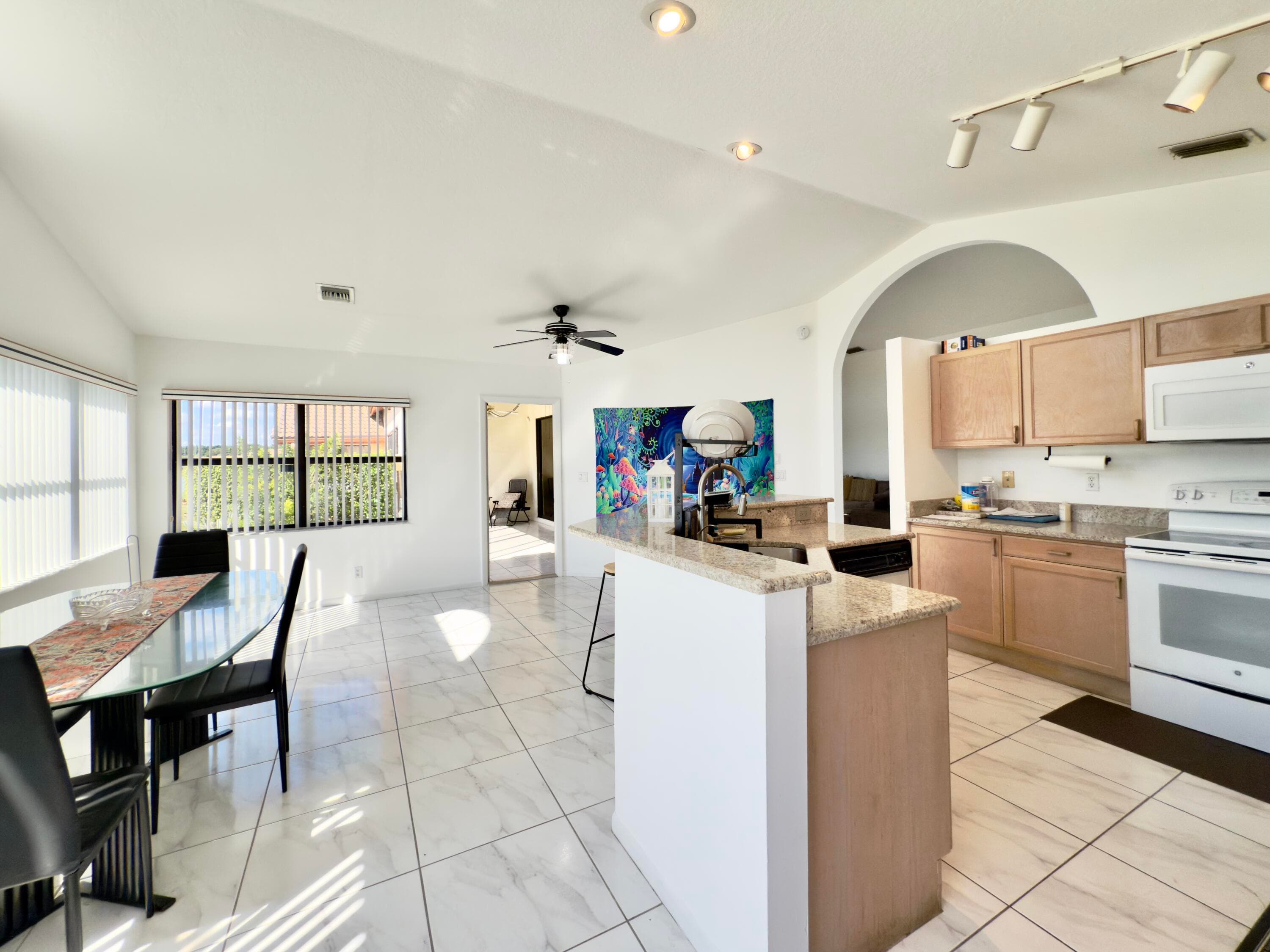 8491 Heather Place, Boynton Beach, FL 33472 12