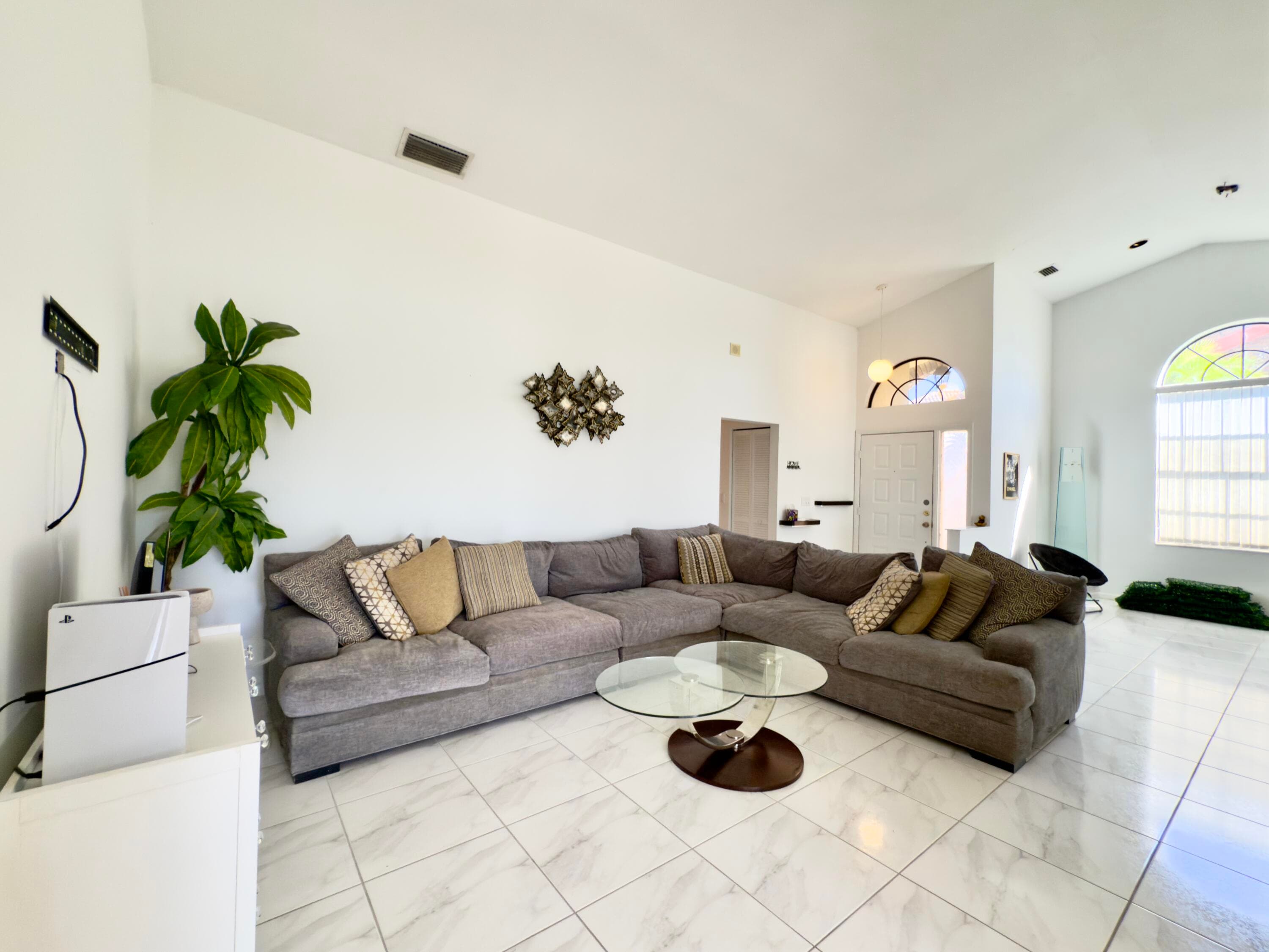 8491 Heather Place, Boynton Beach, FL 33472 8