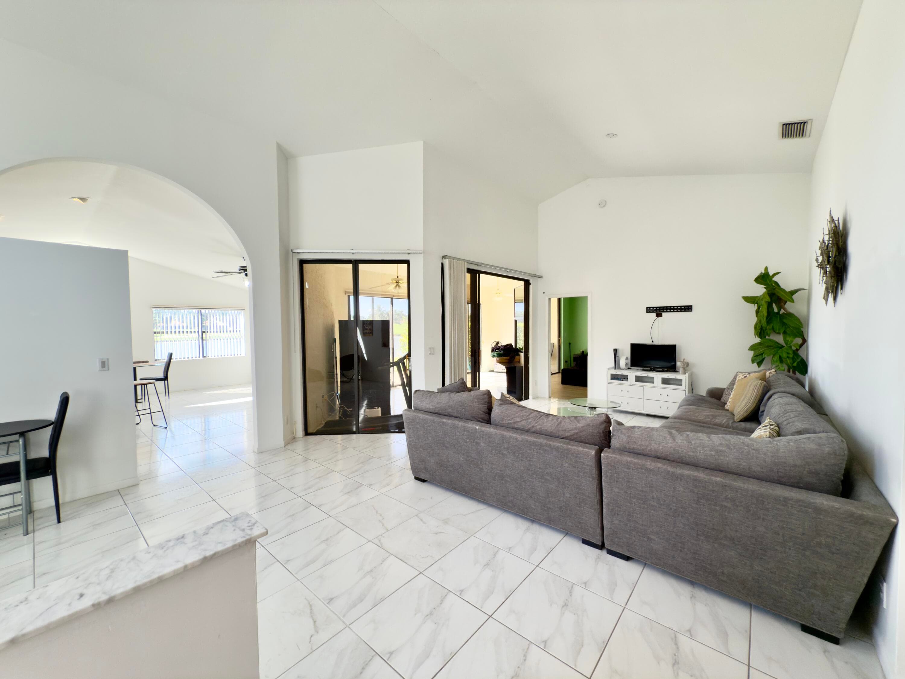 8491 Heather Place, Boynton Beach, FL 33472 6