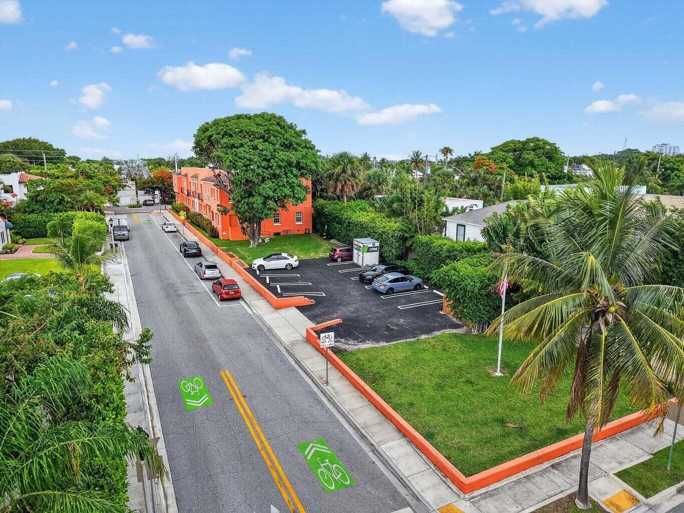 623 Park Place 19, West Palm Beach, FL 33401 23