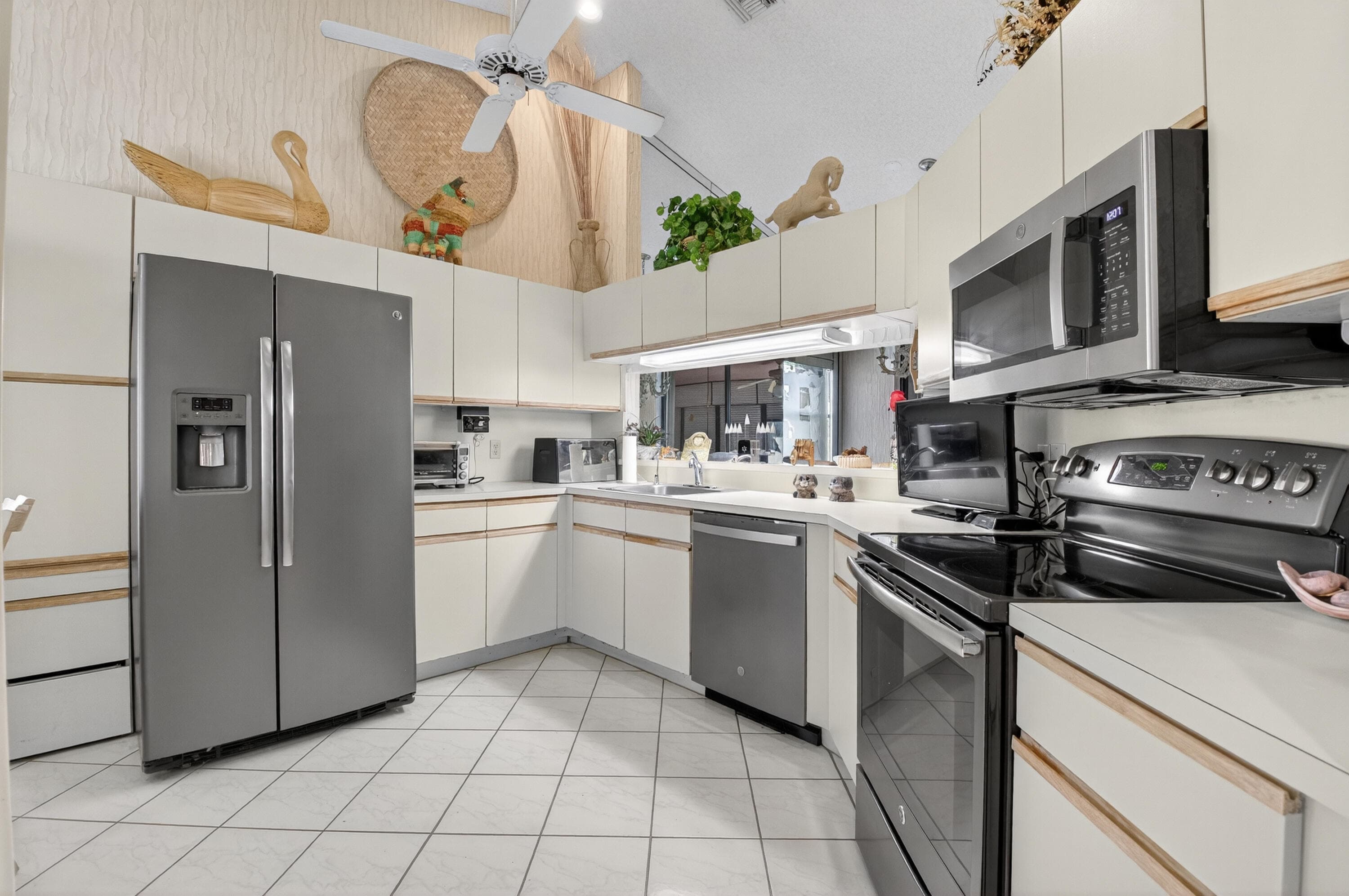 7972 Lexington Club Boulevard A, Delray Beach, FL 33446 13