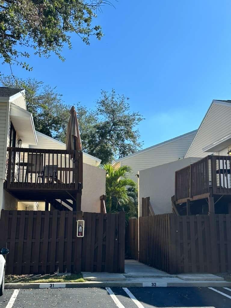 637 Executive Center Drive N 203, West Palm Beach, FL 33401 2