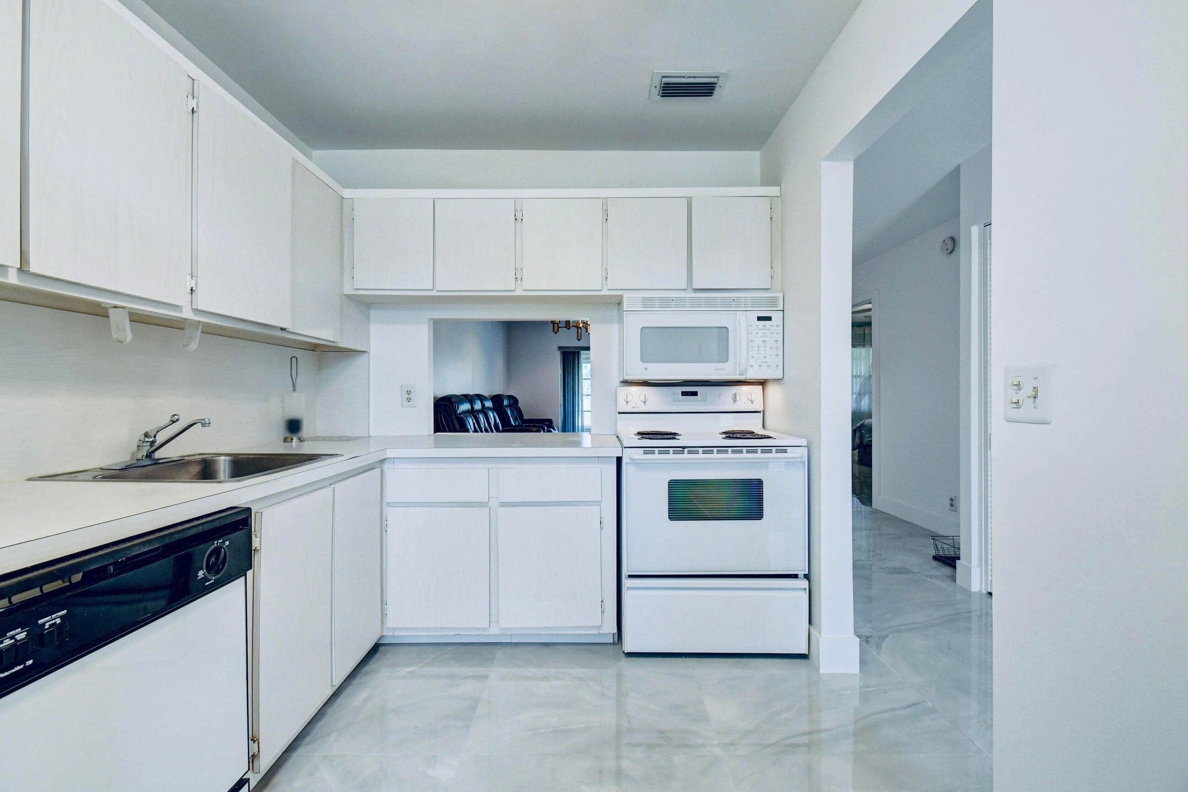 159 Lake Meryl Drive, West Palm Beach, FL 33411 8