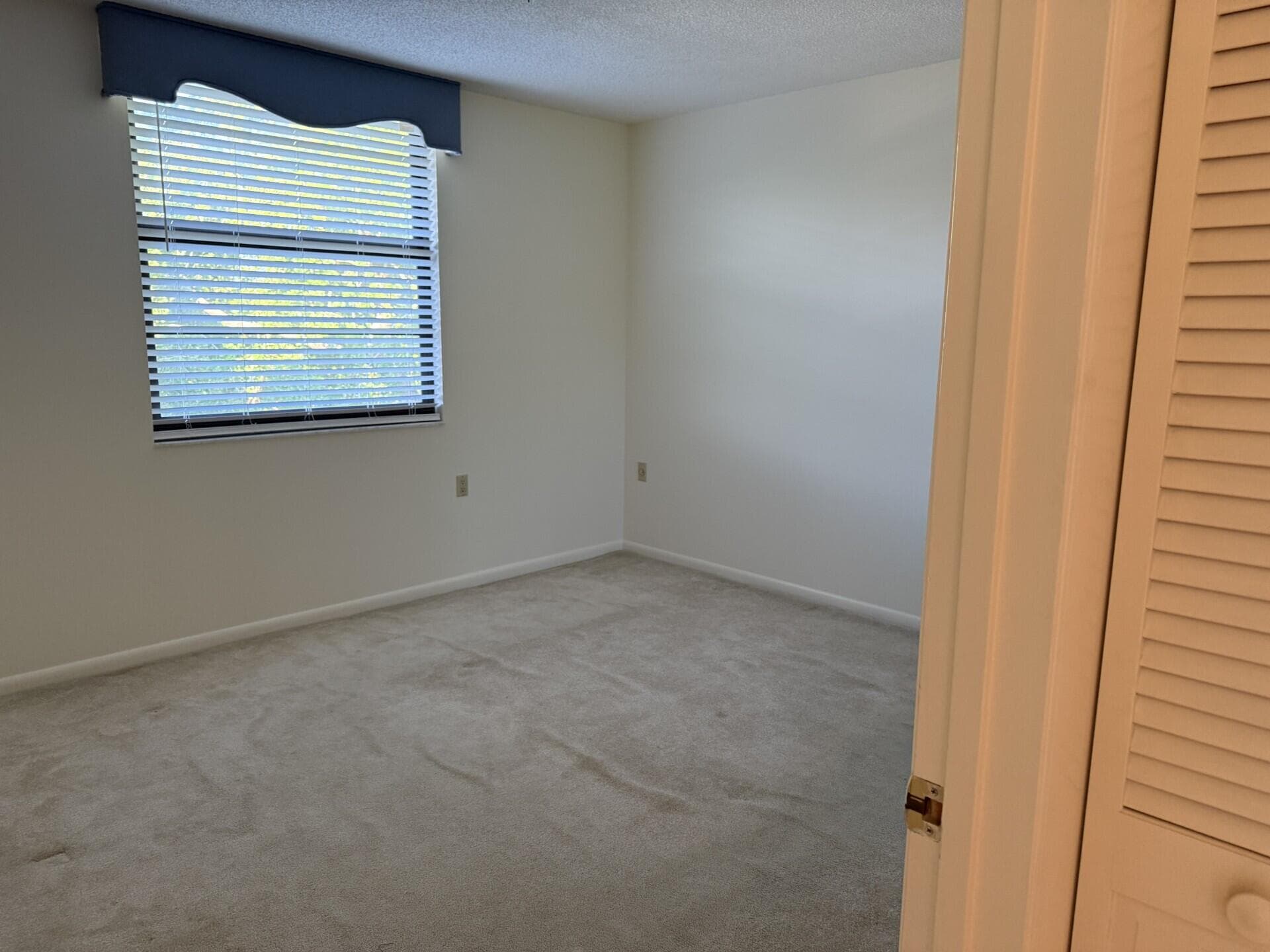 3710 Whitehall Drive 401, West Palm Beach, FL 33401 15
