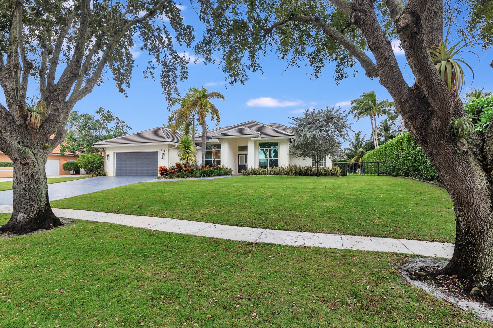 3317 Embassy Drive, West Palm Beach, FL 33401 34