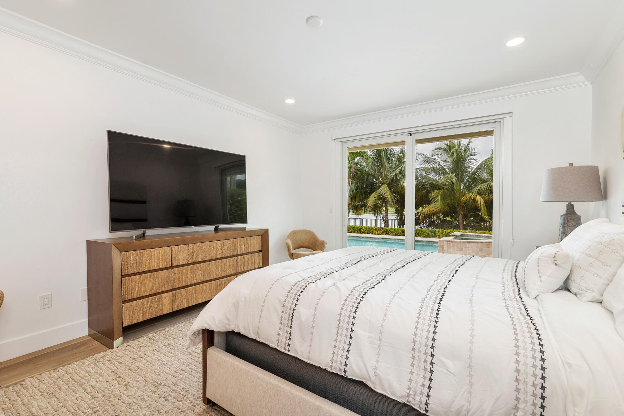 3317 Embassy Drive, West Palm Beach, FL 33401 17