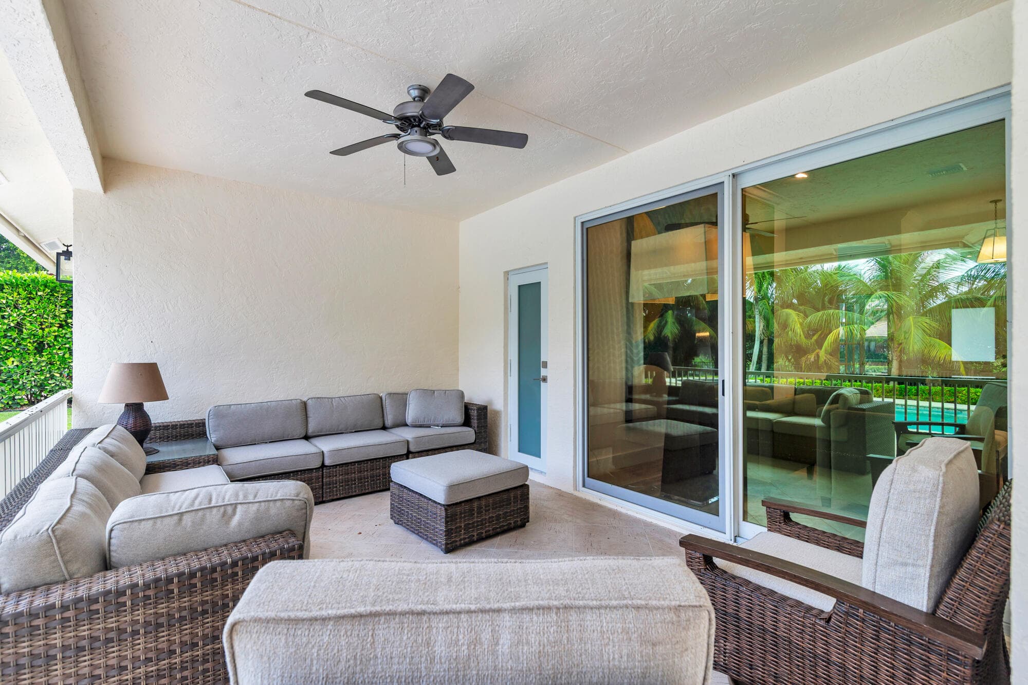 3317 Embassy Drive, West Palm Beach, FL 33401 23
