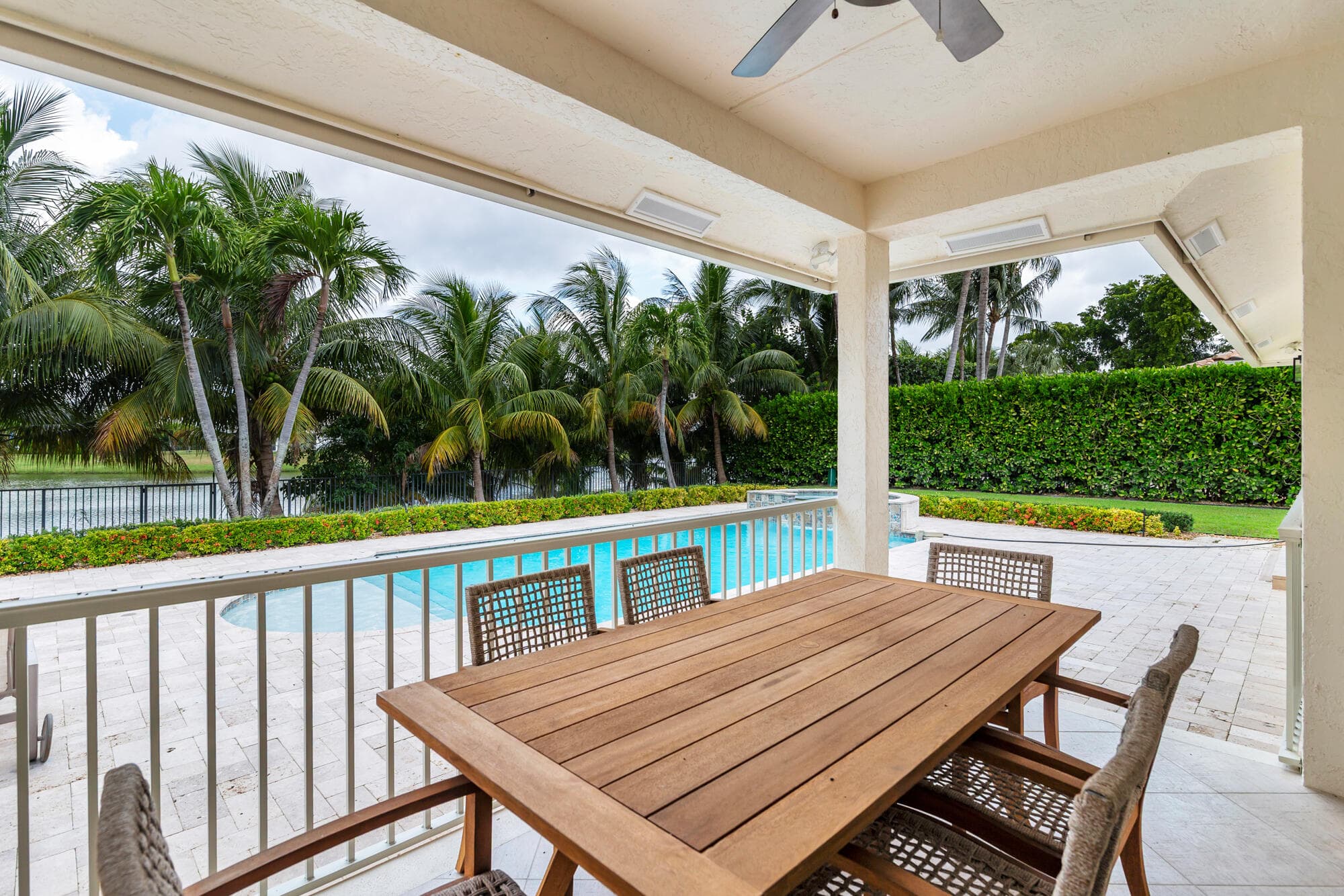 3317 Embassy Drive, West Palm Beach, FL 33401 25
