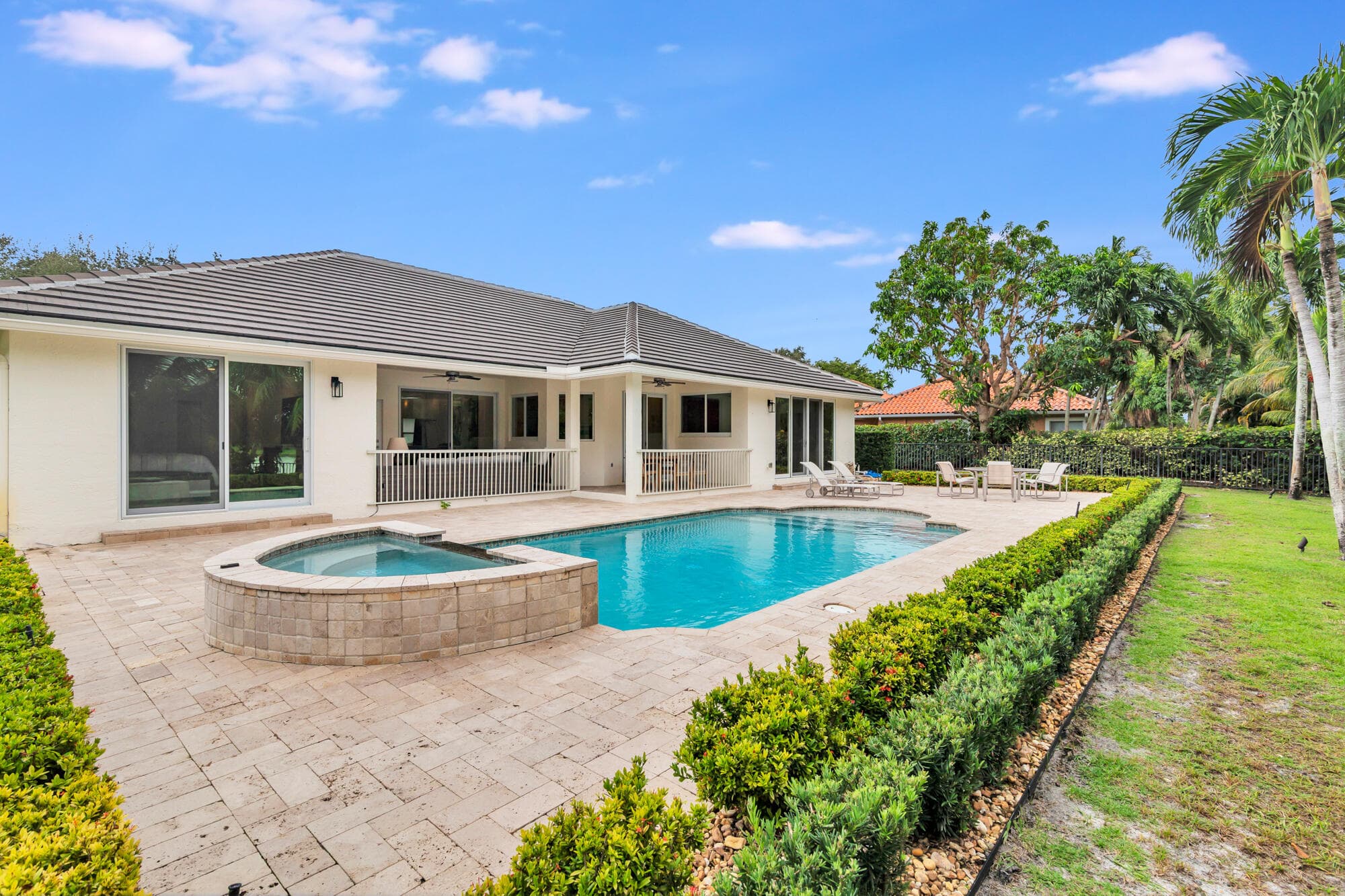 3317 Embassy Drive, West Palm Beach, FL 33401 28