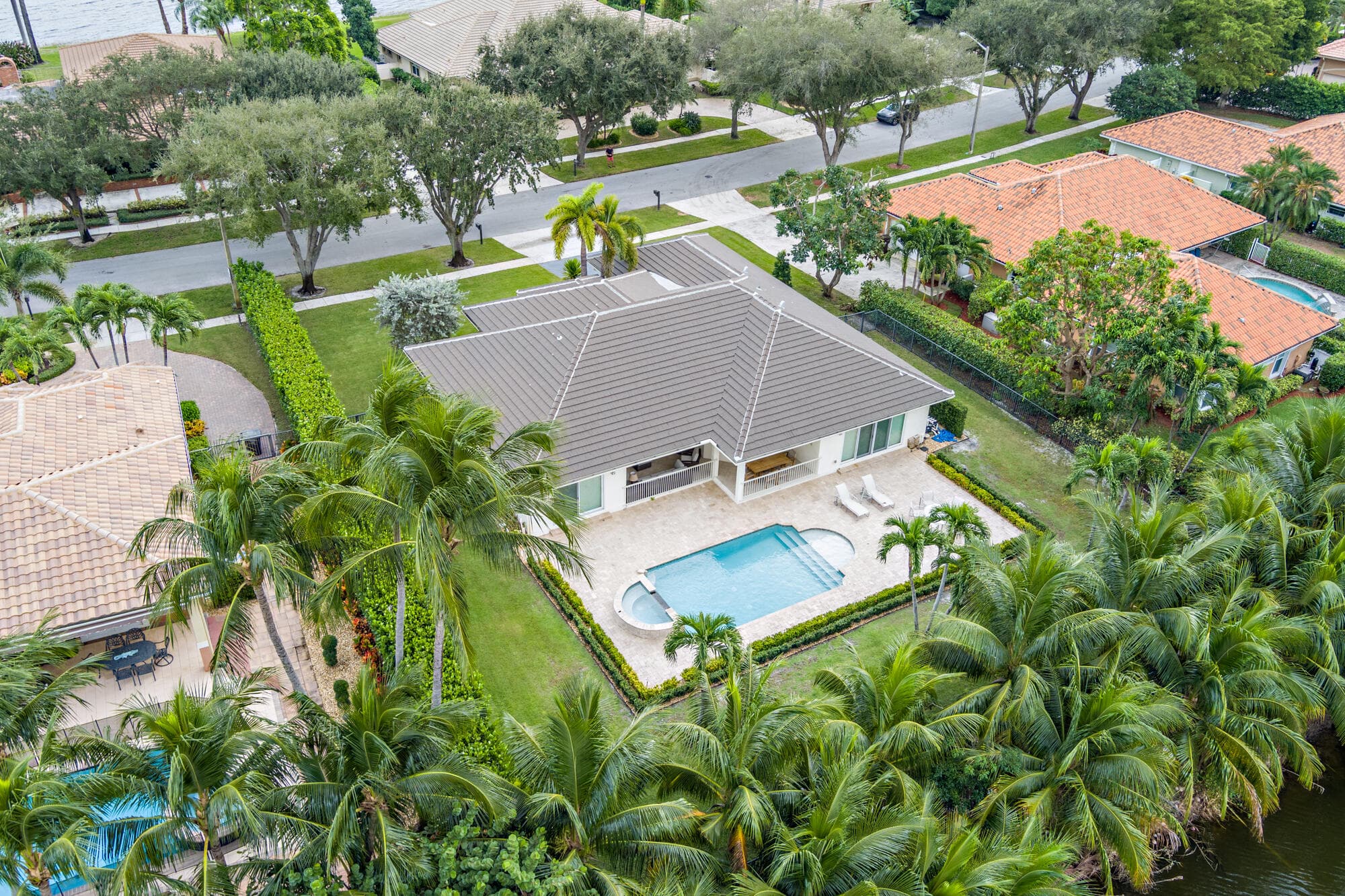 3317 Embassy Drive, West Palm Beach, FL 33401 37