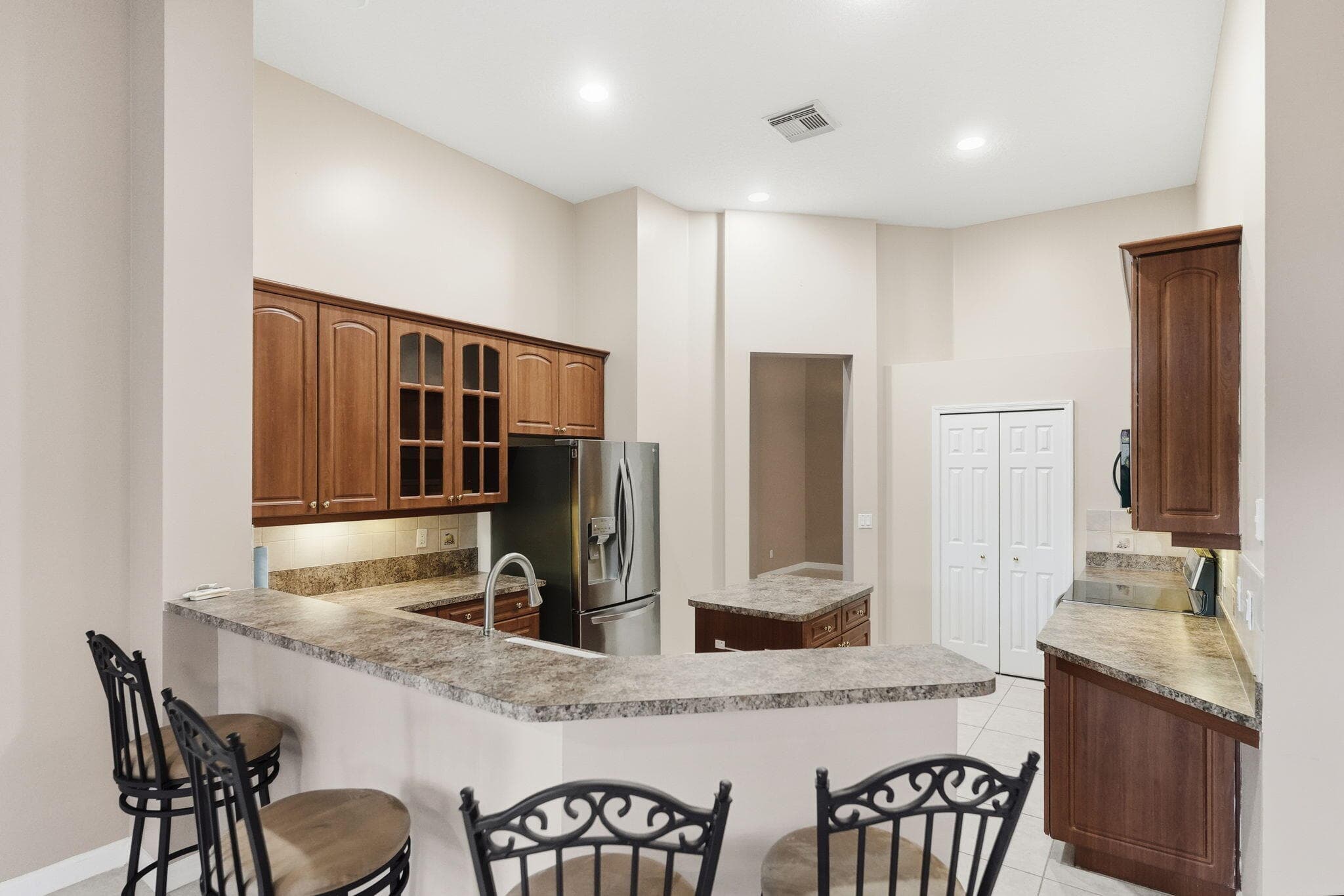 665 SW Lake Charles Circle, FL 34986 13