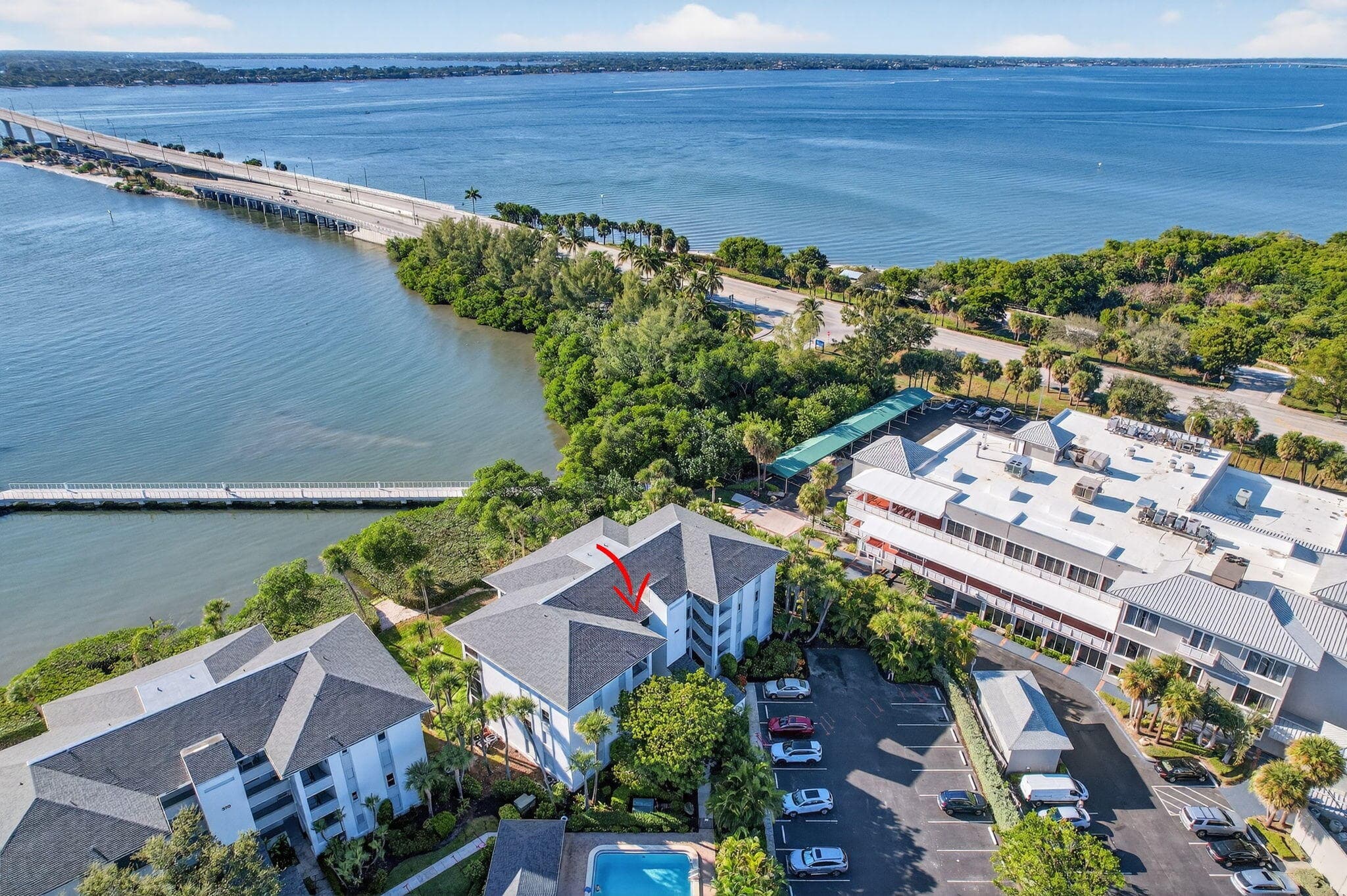 390 NE Edgewater Drive 403, Stuart, FL 34996 33