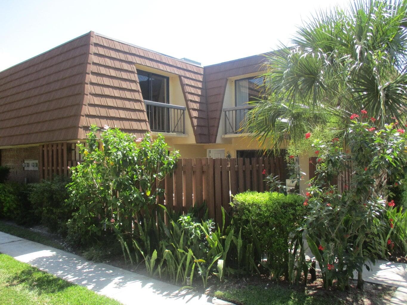 825 Center Street 3c, Jupiter, FL 33458