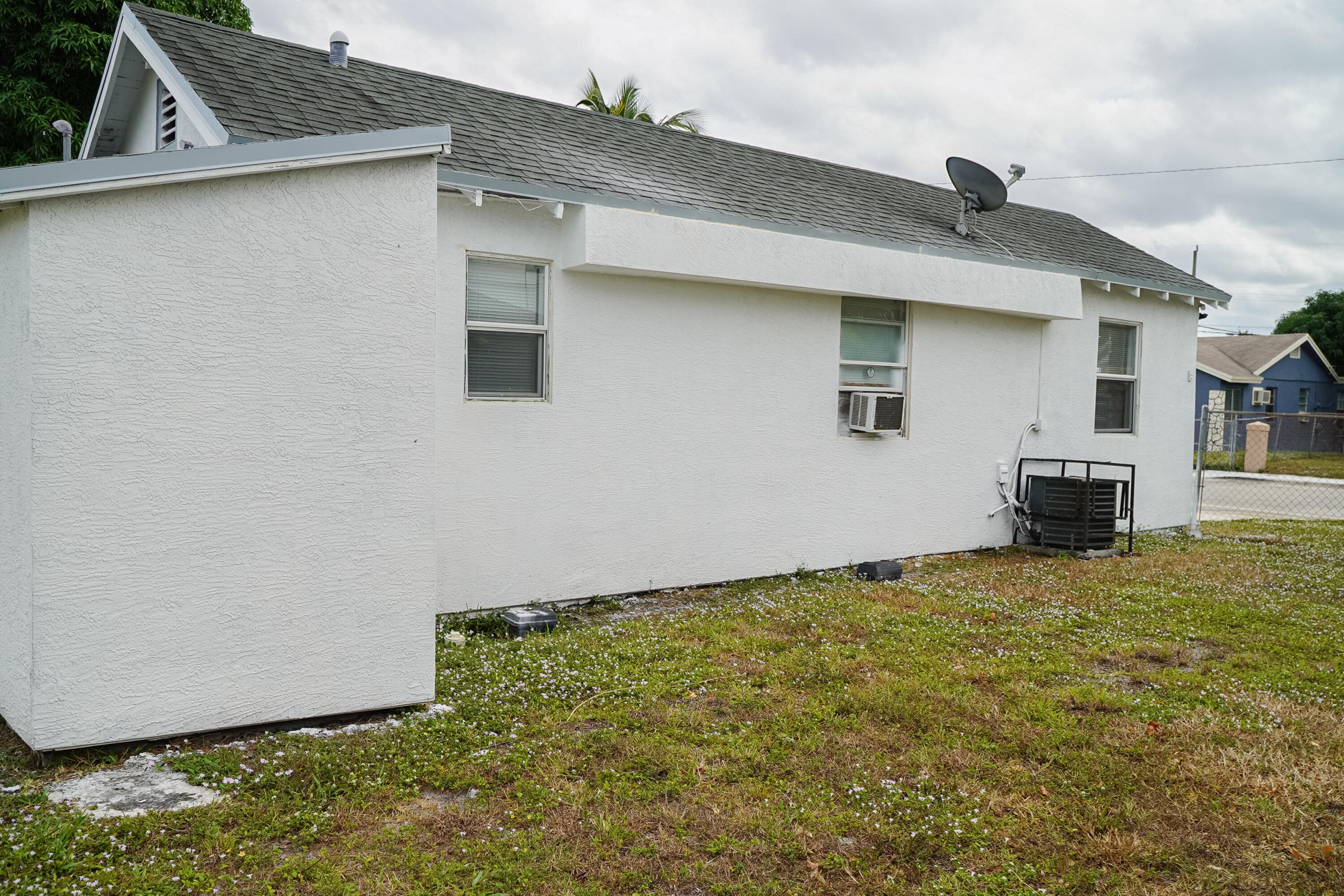 908 W 5th Street, Riviera Beach, FL 33404 19