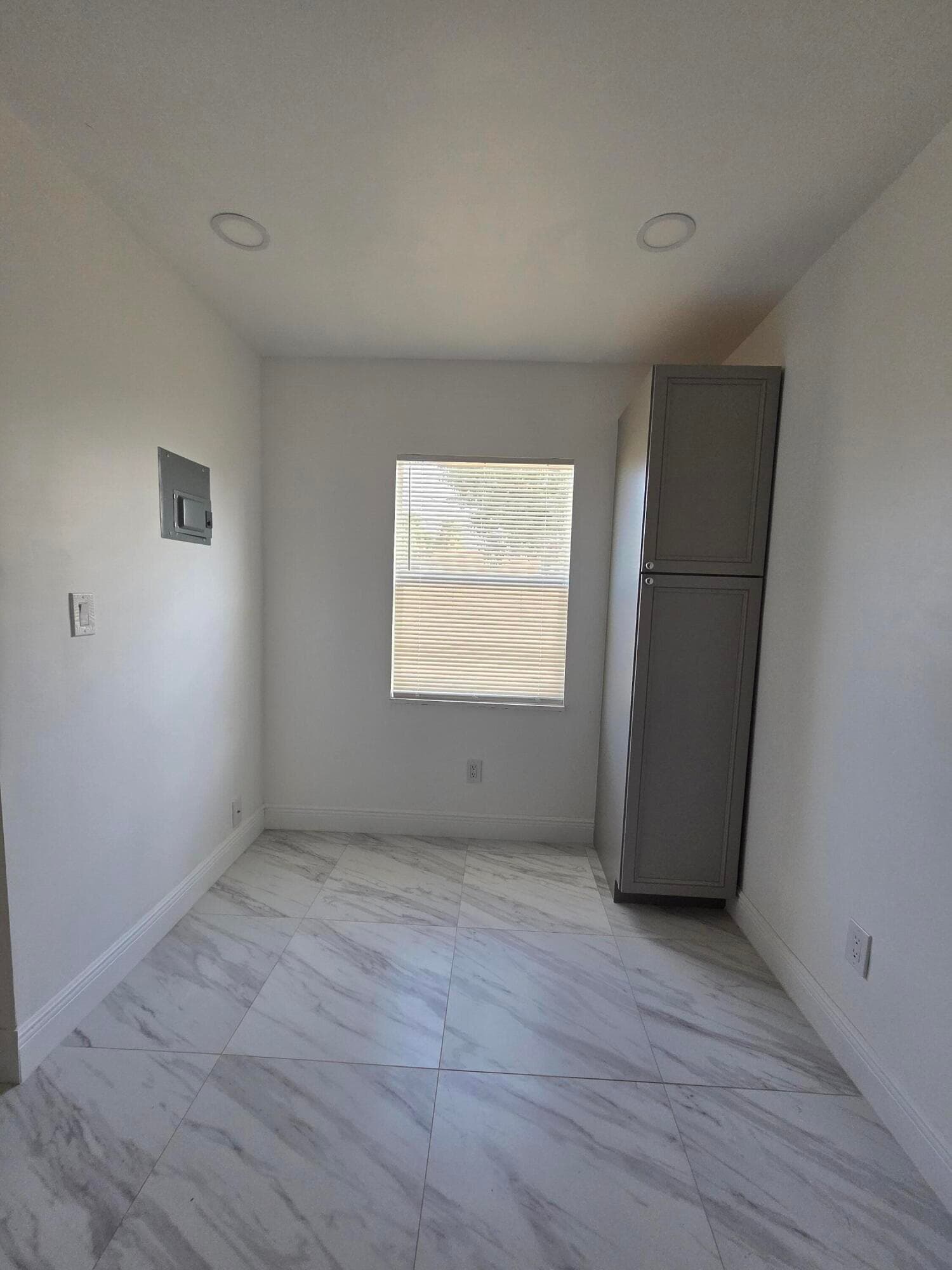 908 W 5th Street, Riviera Beach, FL 33404 33