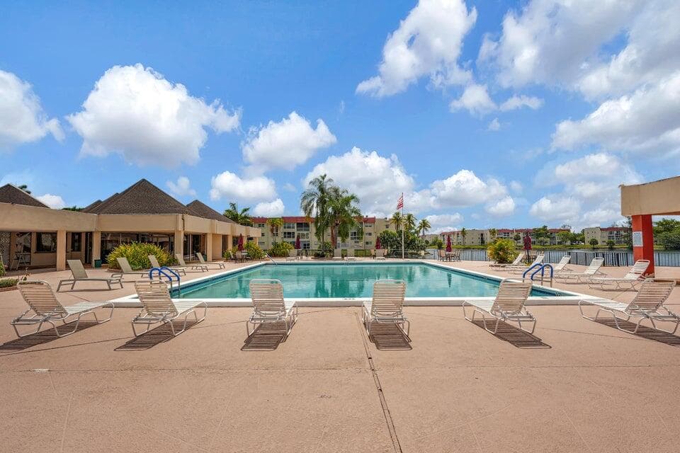 3091 E Sun Sunrise Lakes Drive E 207, Sunrise, FL 33322 28