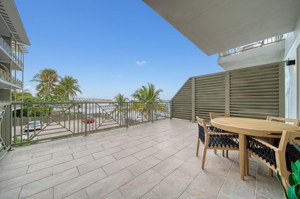 41 SW Seminole Street 205, Stuart, FL 34994 5