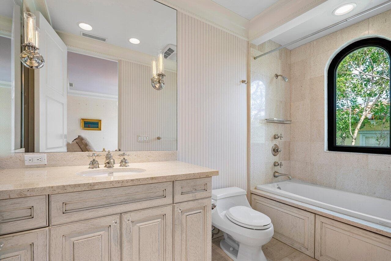 12 Lagomar Road, Palm Beach, FL 33480 21