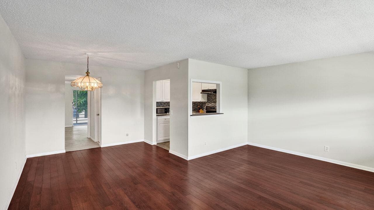 118 Sheffield E, West Palm Beach, FL 33417 2