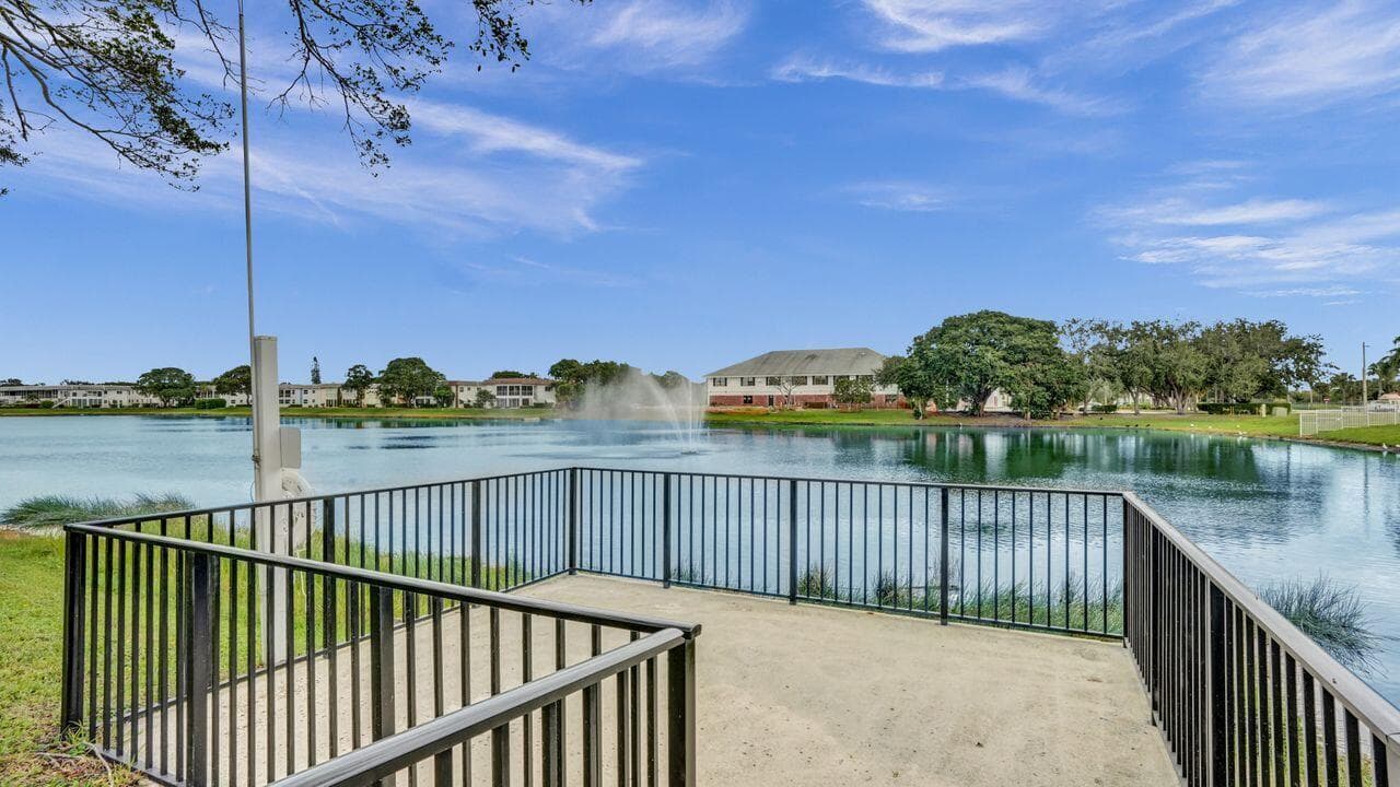 118 Sheffield E, West Palm Beach, FL 33417 16