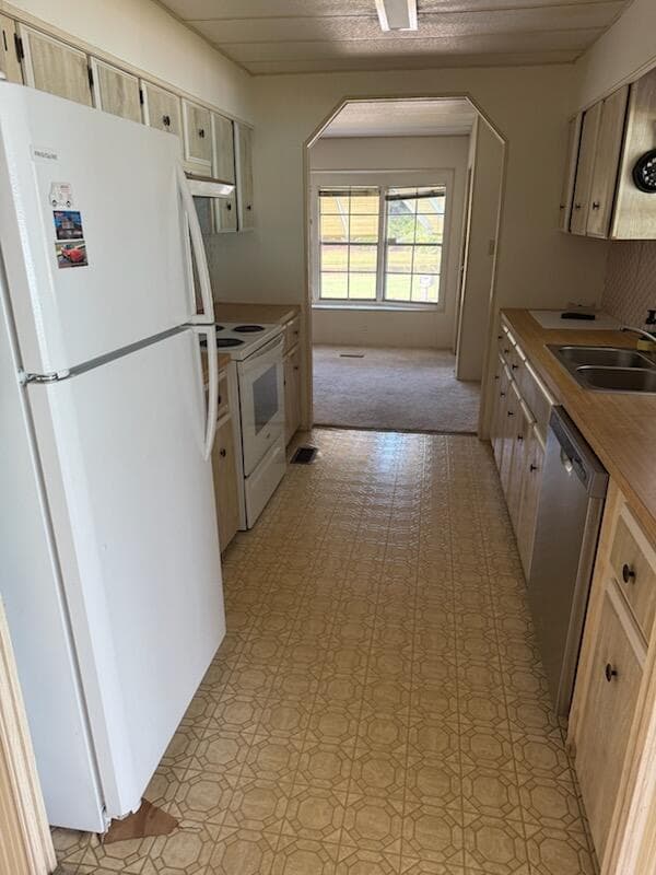 4 E East Caribbean, Port St. Lucie, FL 34952 13
