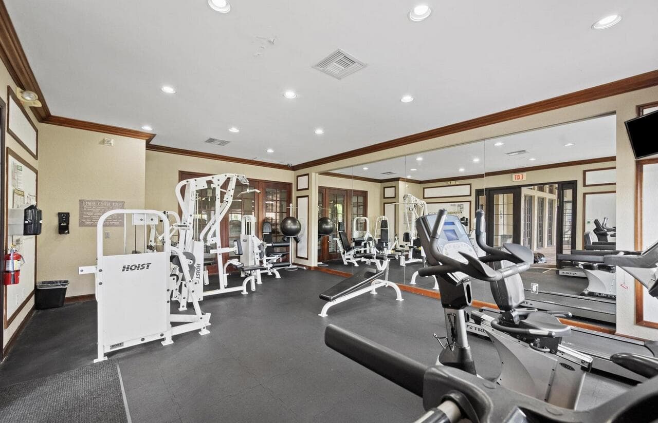 4167 N Haverhill Road 1102, West Palm Beach, FL 33417 23