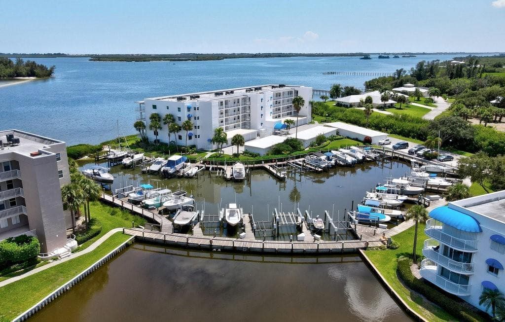 6408 S River Run Drive, Sebastian, FL 32958 31