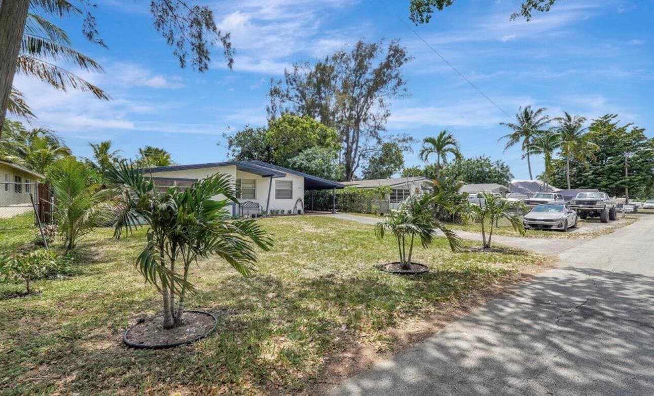 7530 Atlanta Street, Hollywood, FL 33024 2