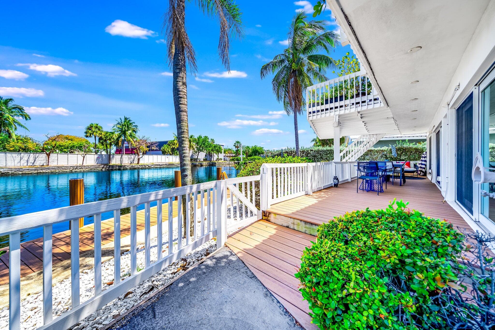 2200 NE 26th Street, Wilton Manors, FL 33305 27