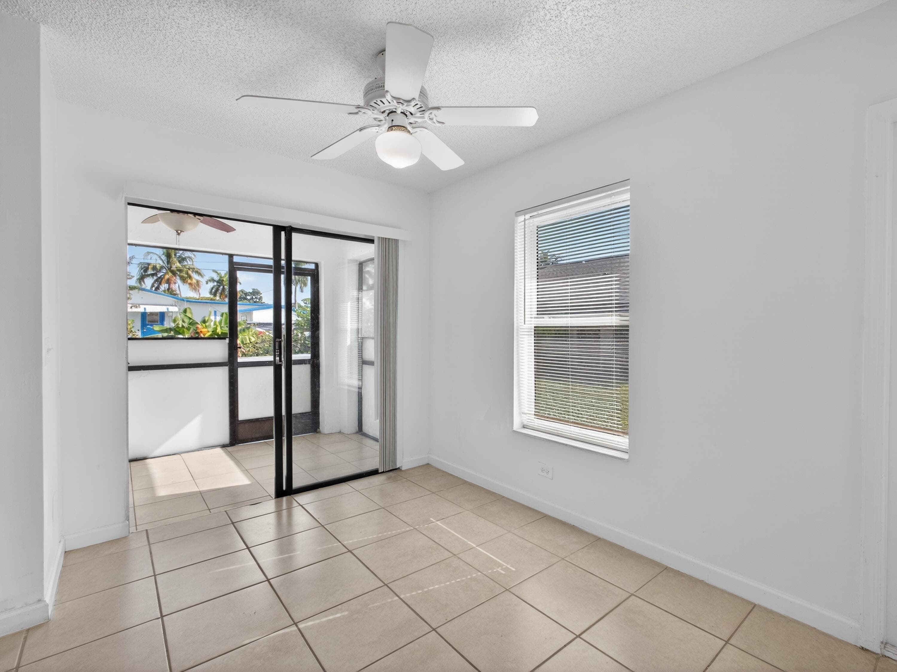 2548 Ida Way, West Palm Beach, FL 33415 10