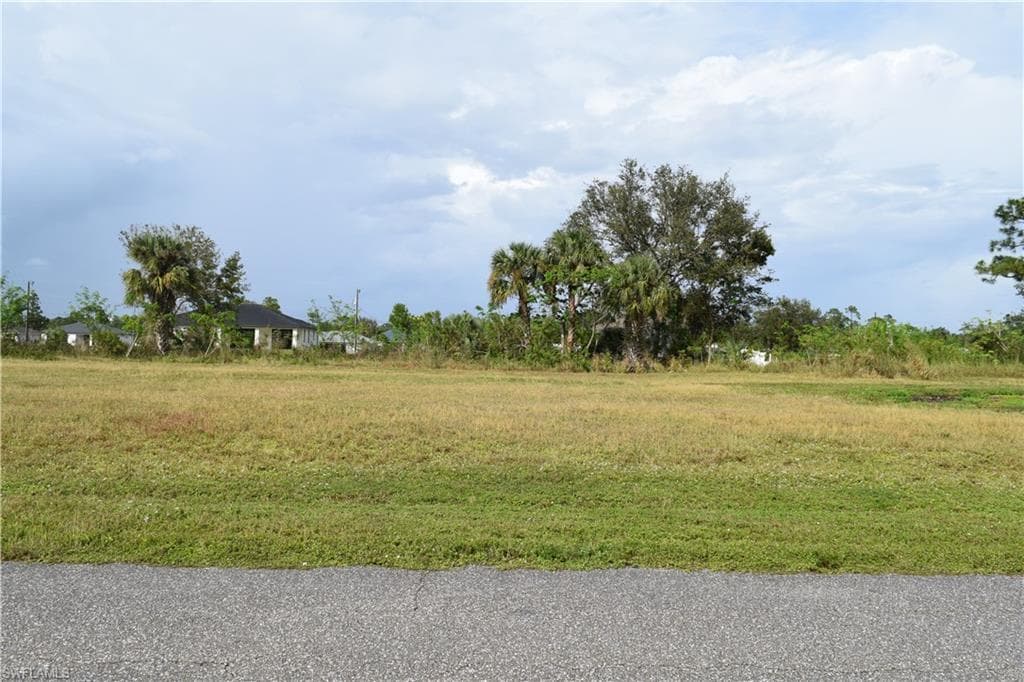 2137 NE 27th Street, Cape Coral, FL 33909 4