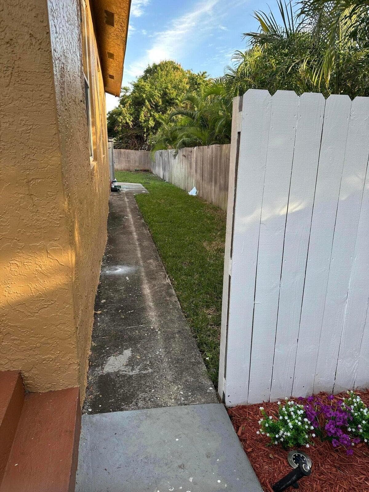 833 Briggs Street Street, West Palm Beach, FL 33405 3