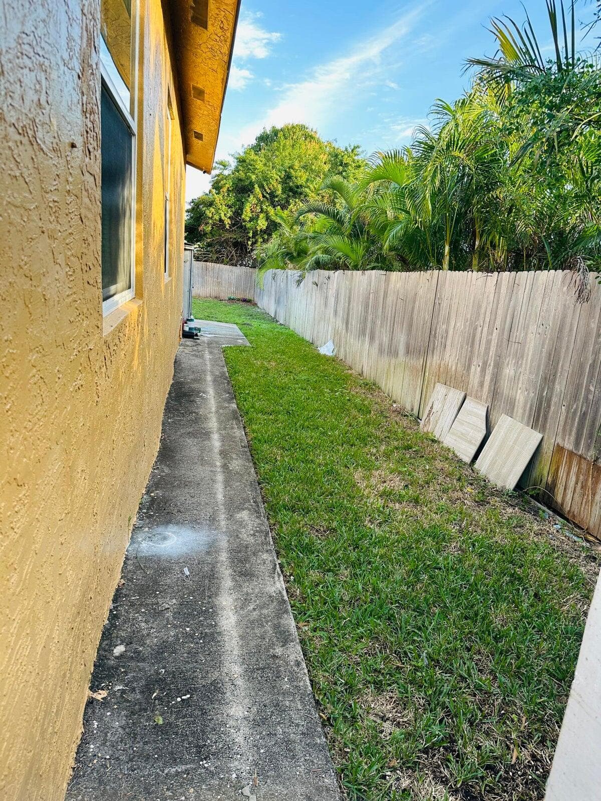 833 Briggs Street Street, West Palm Beach, FL 33405 4
