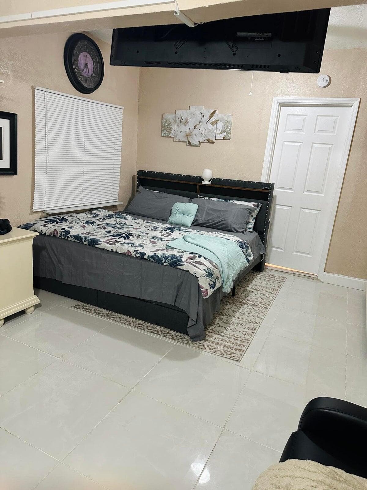 833 Briggs Street Street, West Palm Beach, FL 33405 23
