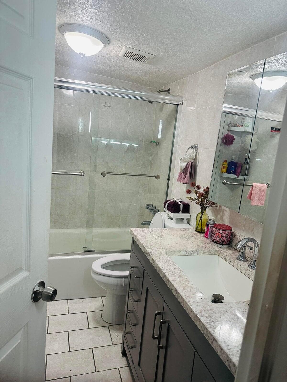833 Briggs Street Street, West Palm Beach, FL 33405 25