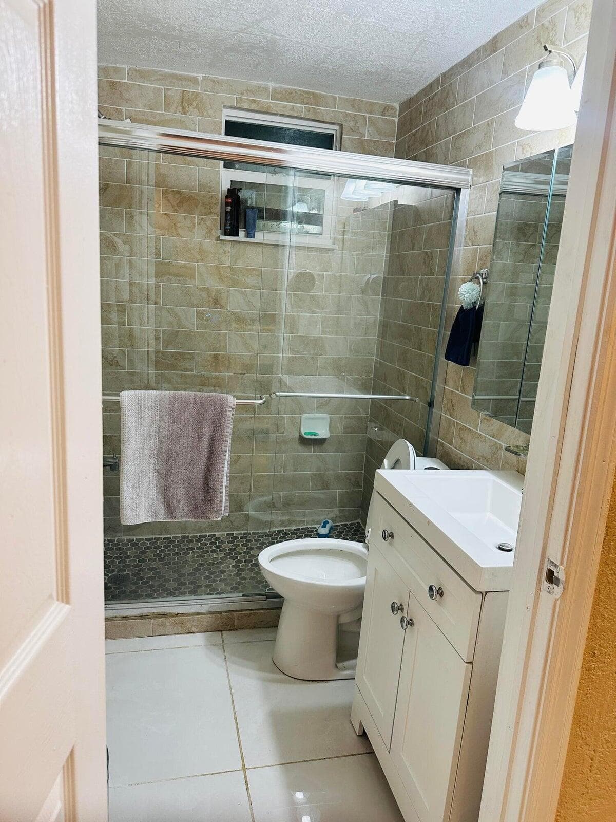 833 Briggs Street Street, West Palm Beach, FL 33405 26