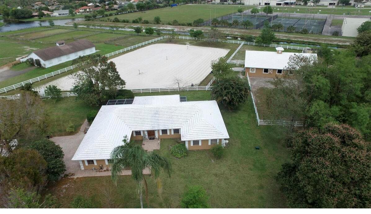 2792 Appaloosa Trail Barn, Wellington, FL 33414 11