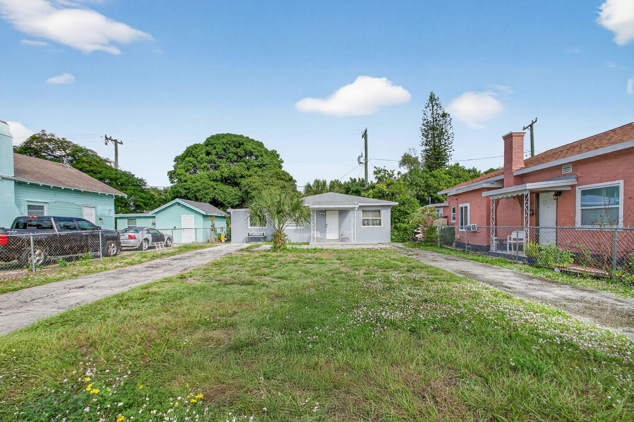 621 50th Street, West Palm Beach, FL 33407 2