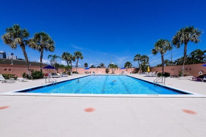 1200 Colonnades Drive 202, Fort Pierce, FL 34949 4