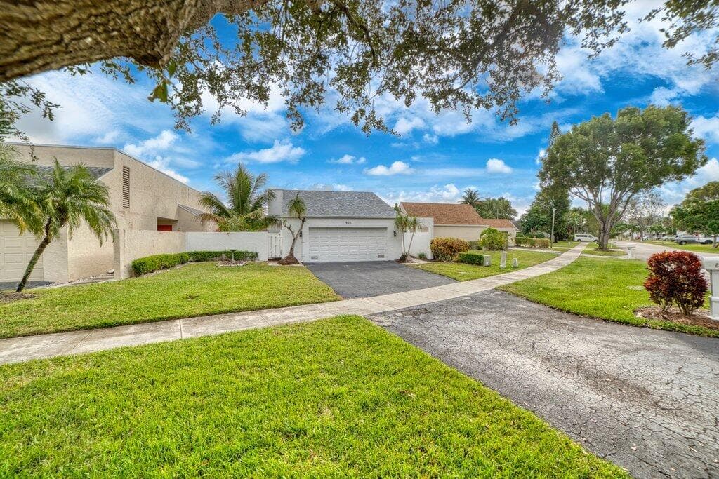 905 NW 22nd Avenue, Delray Beach, FL 33445 8